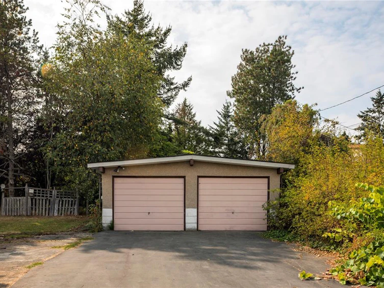 8680 Lochside Drive, North Saanich, BC, V8L 1M7 - 4