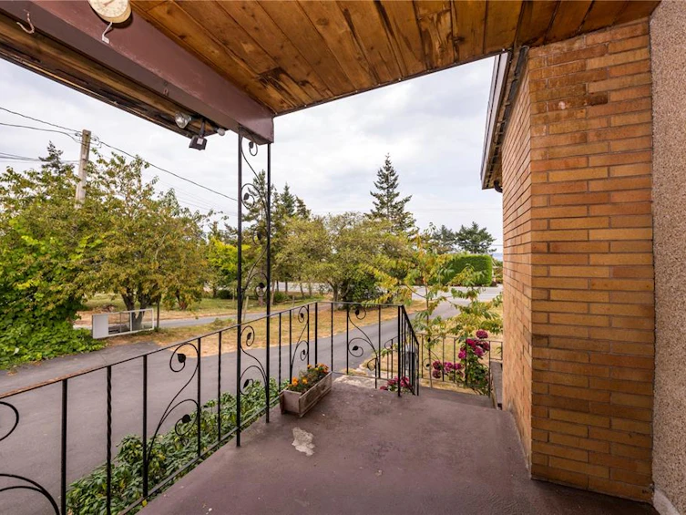 8680 Lochside Drive, North Saanich, BC, V8L 1M7 - 6