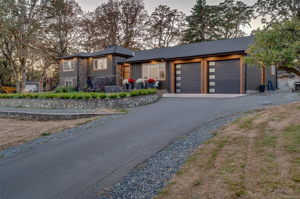4572 Scarborough Road, Saanich, BC, V8Z 5N5