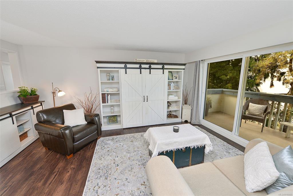 301-1012 Collinson Street, Victoria, BC, V8V 3C1