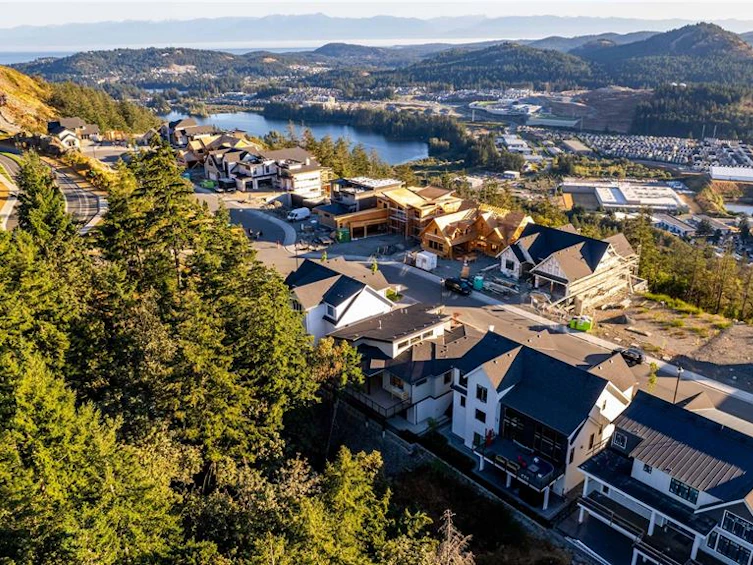 2009 Pinehurst Terrace, Langford, BC, V9B 3S3 - 4