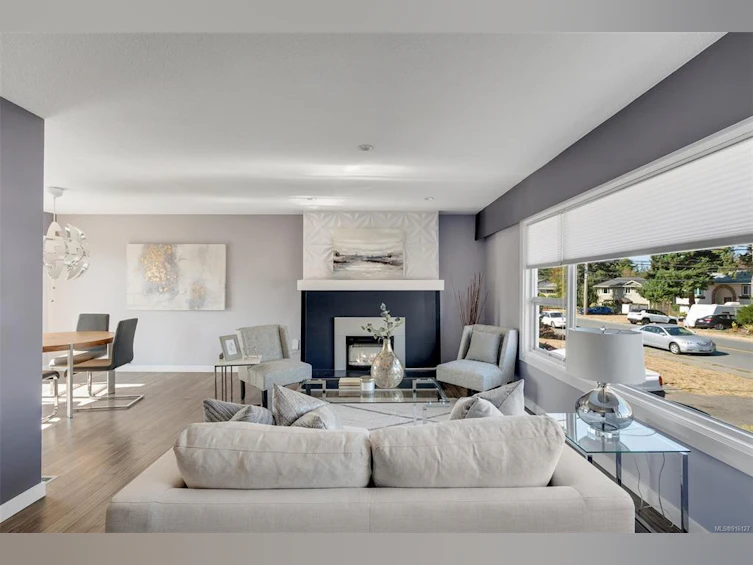 2035 Ardwell Avenue, Sidney, BC, V8L 2L6