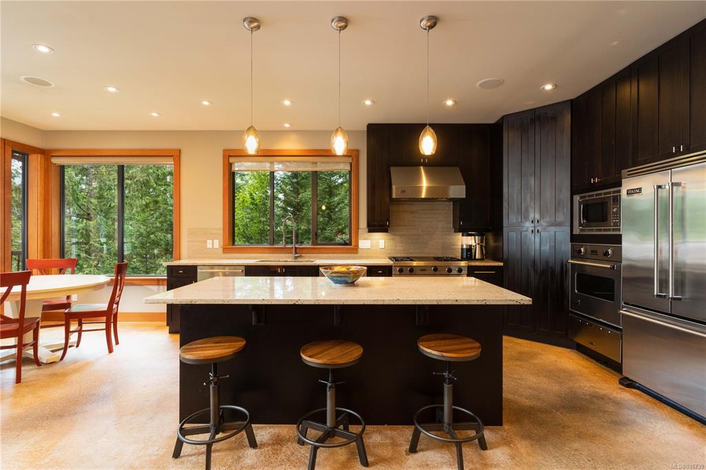9558 Creekside Drive, Lake Cowichan, BC, V0R 3E1 - 11