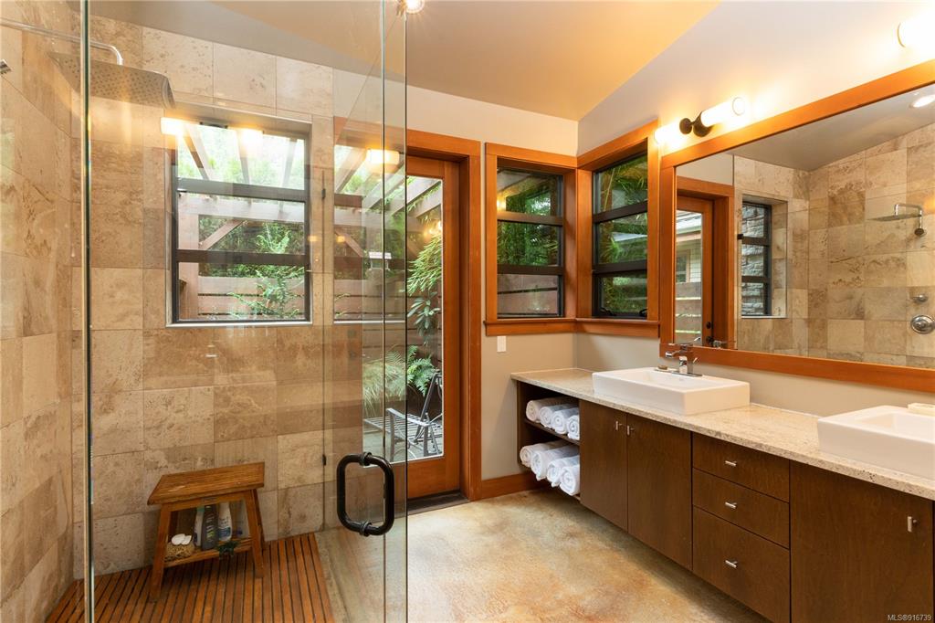 9558 Creekside Drive, Lake Cowichan, BC, V0R 3E1 - 21