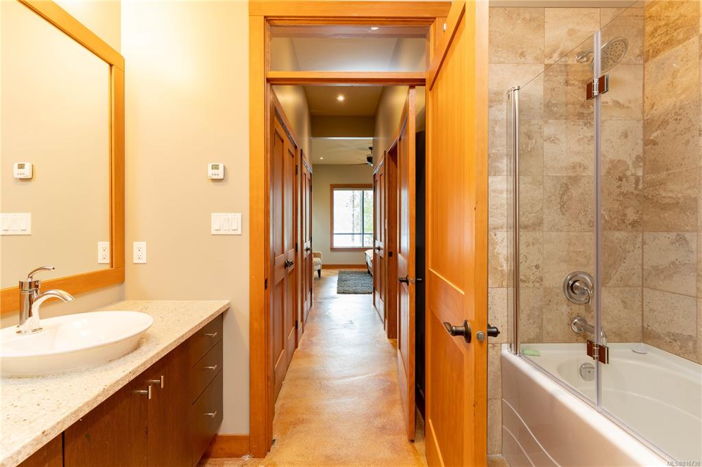9558 Creekside Drive, Lake Cowichan, BC, V0R 3E1 - 31