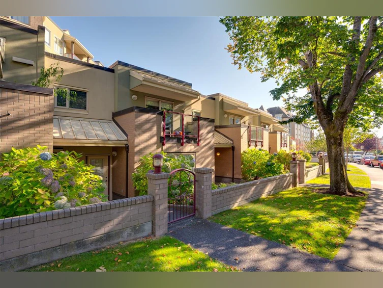 2-33 Songhees Road, Victoria, BC, V9A 7M6