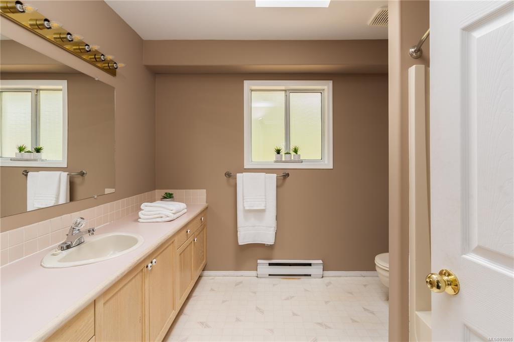 956 Wendey Drive, Langford, BC, V9C 3V2 - 24
