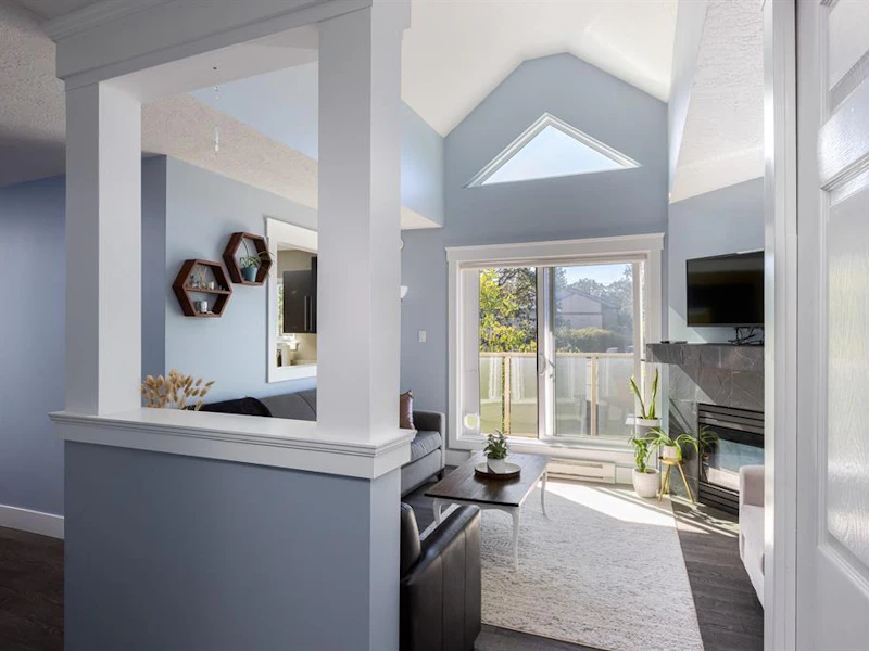 402 - 2710 Grosvenor Road, Victoria BC V8T 3M9
