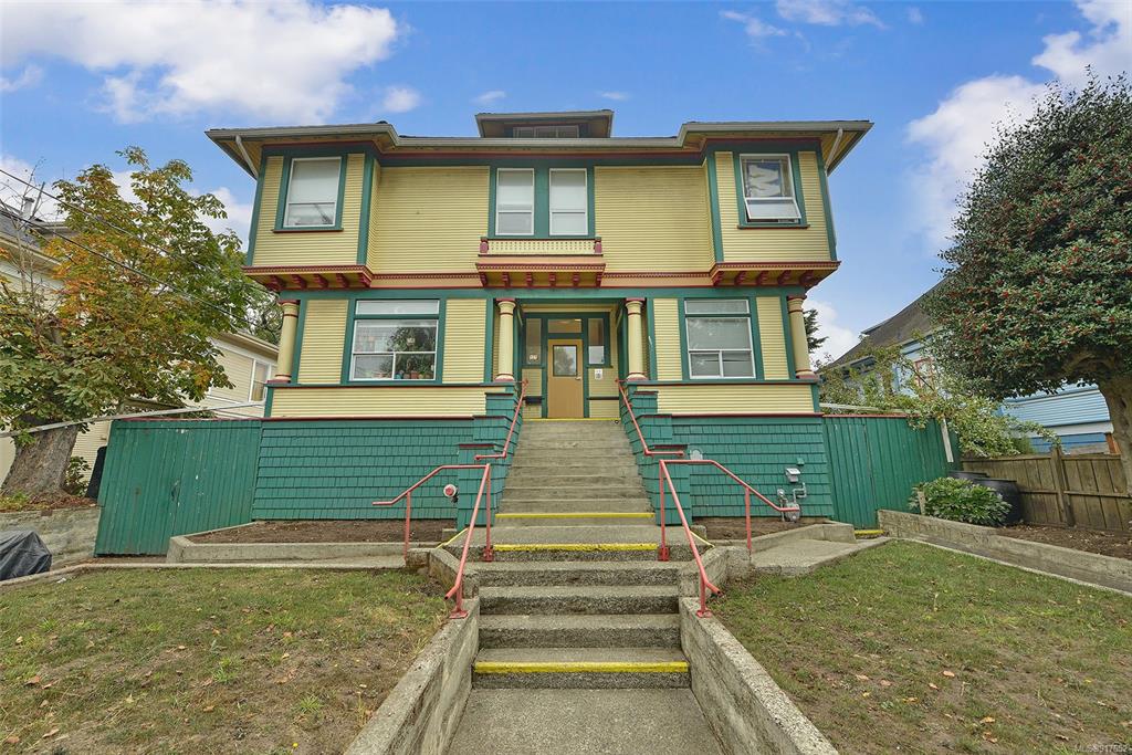 121 Menzies Street, Victoria, BC, V8V 2G4