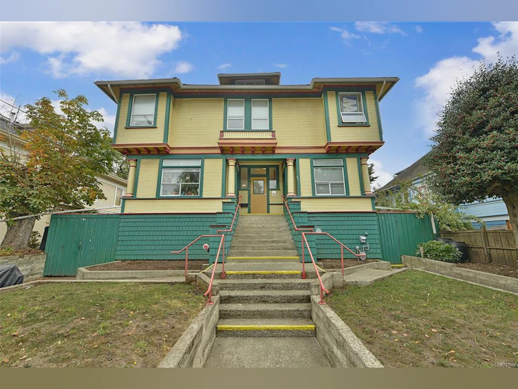 121 Menzies Street, Victoria, BC, V8V 2G4