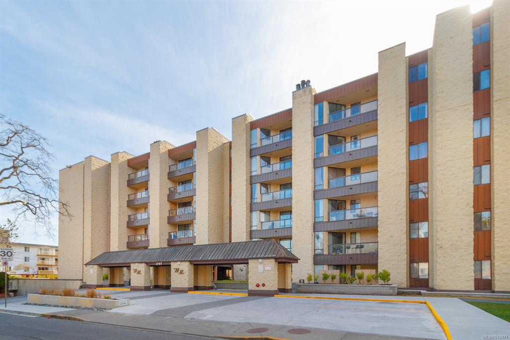512-1745 Leighton Road, Victoria, BC, V8R 6R6