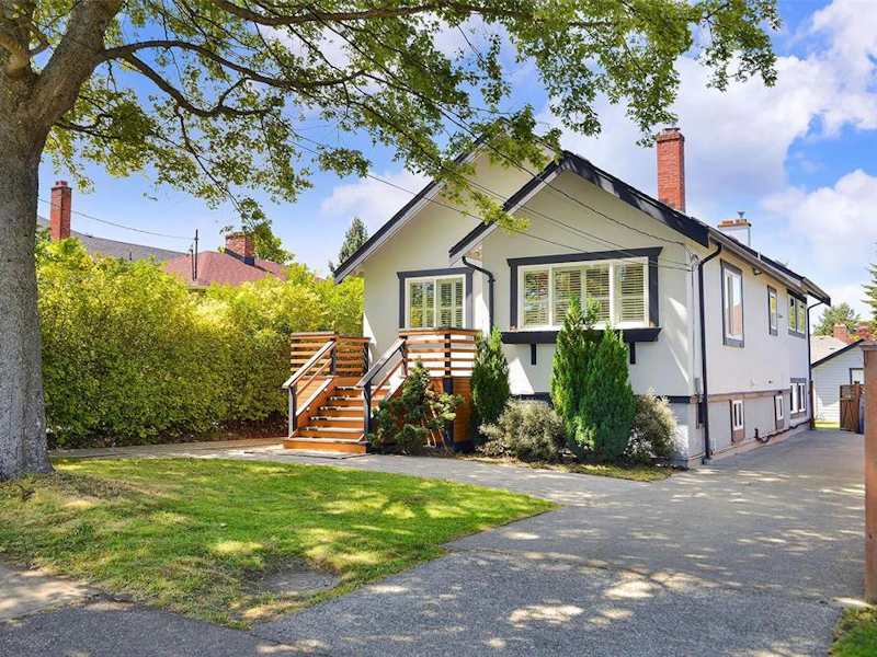 1548 Burton Avenue, Victoria BC V8T 2N4