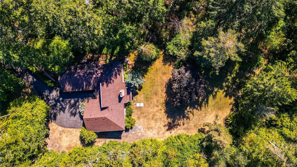 9324 Glenelg Avenue, North Saanich, BC, V8L 5G6 - 2
