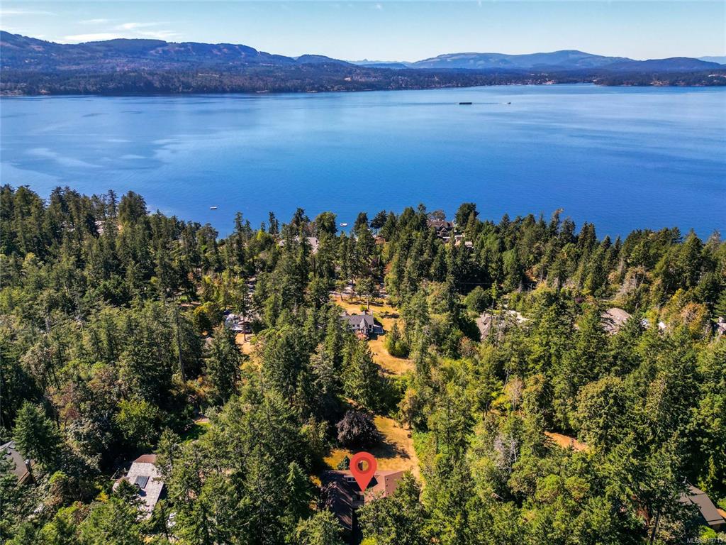 9324 Glenelg Avenue, North Saanich, BC, V8L 5G6 - 3