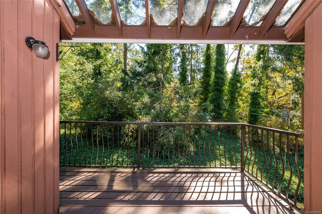9324 Glenelg Avenue, North Saanich, BC, V8L 5G6 - 5