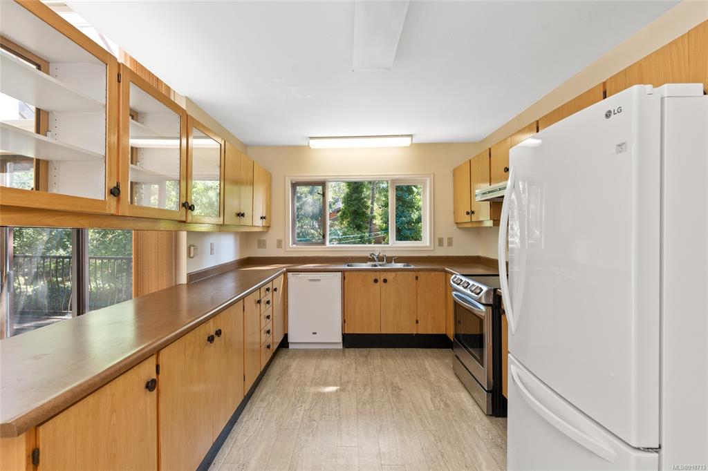 9324 Glenelg Avenue, North Saanich, BC, V8L 5G6 - 7