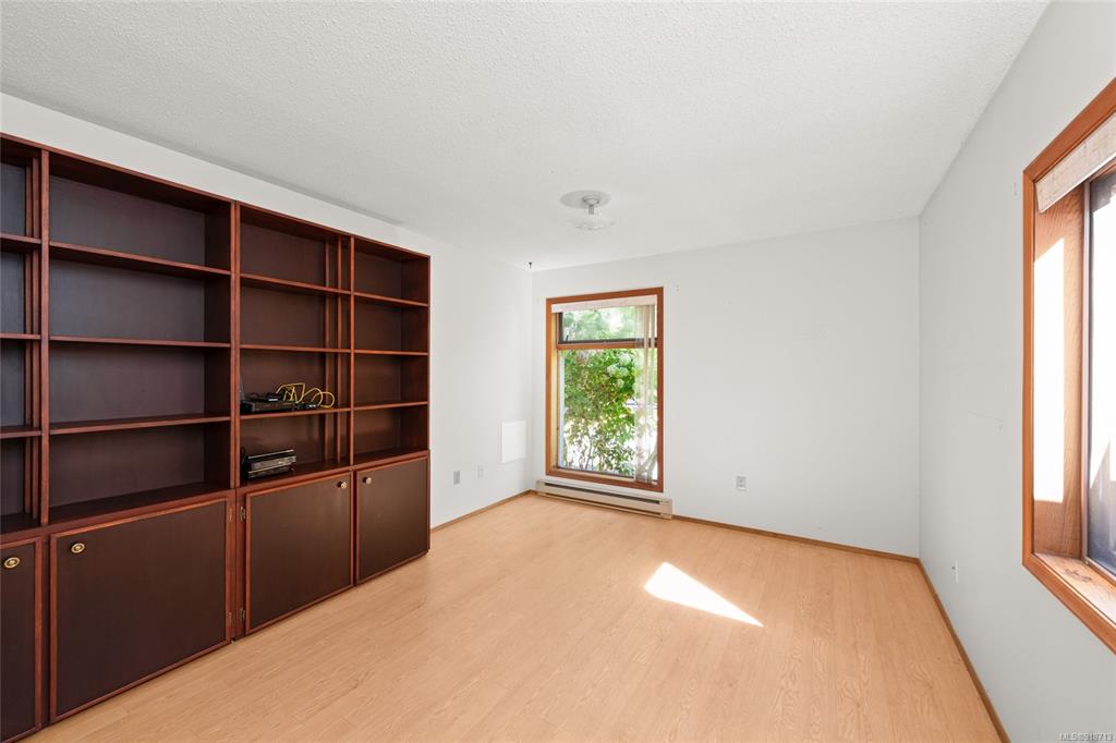 9324 Glenelg Avenue, North Saanich, BC, V8L 5G6 - 14