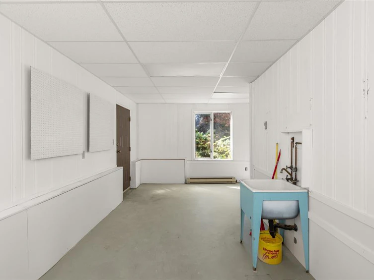 9324 Glenelg Avenue, North Saanich, BC, V8L 5G6 - 24