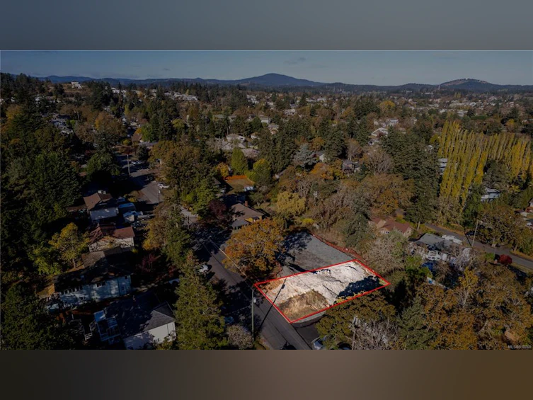 LOT C-950 Tulip Avenue, Saanich, BC, V8Z 2P7