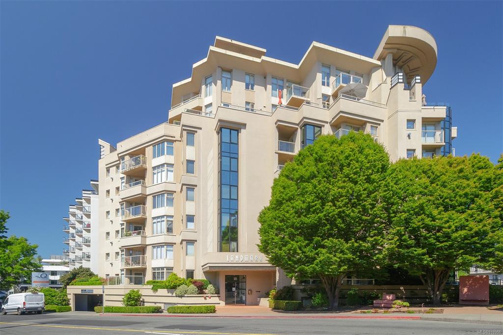 404-605 Douglas Street, Victoria, BC, V8V 2P9