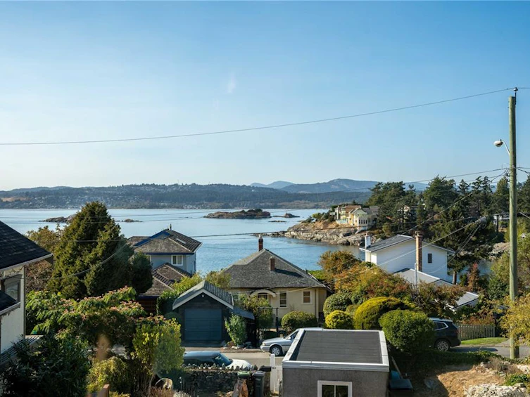 413 Constance Avenue, Esquimalt, BC, V9A 6N2
