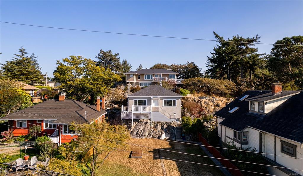 413 Constance Avenue, Esquimalt, BC, V9A 6N2 - 3