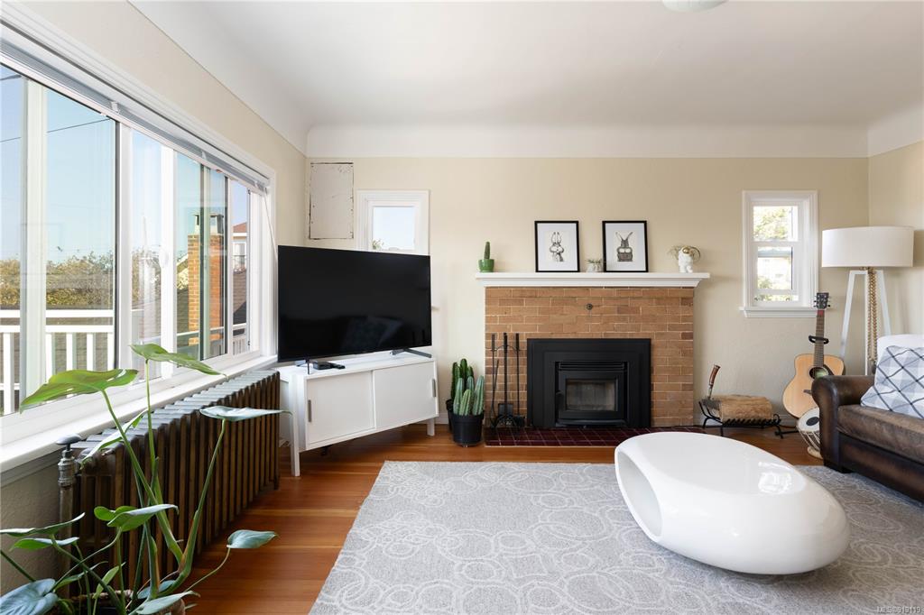 413 Constance Avenue, Esquimalt, BC, V9A 6N2 - 4