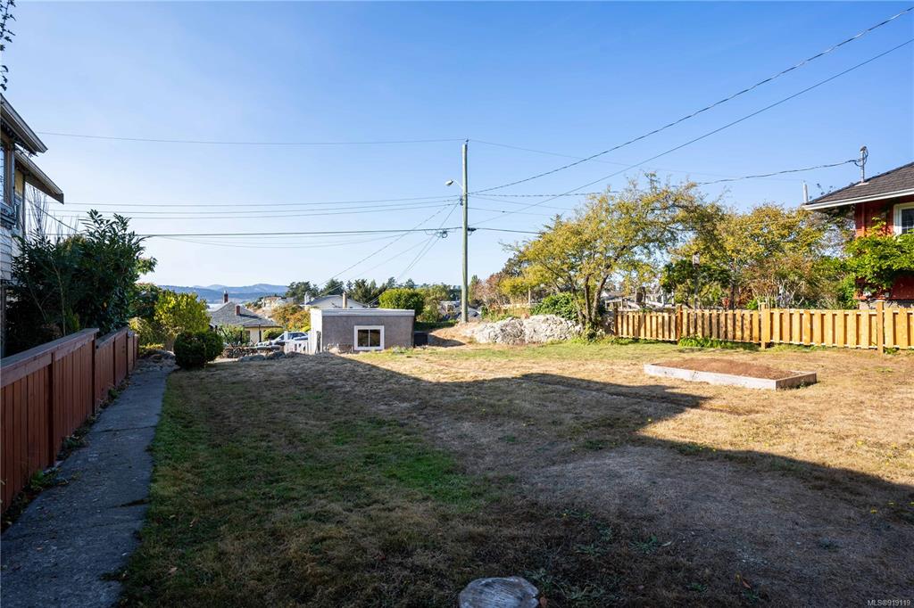 413 Constance Avenue, Esquimalt, BC, V9A 6N2 - 25