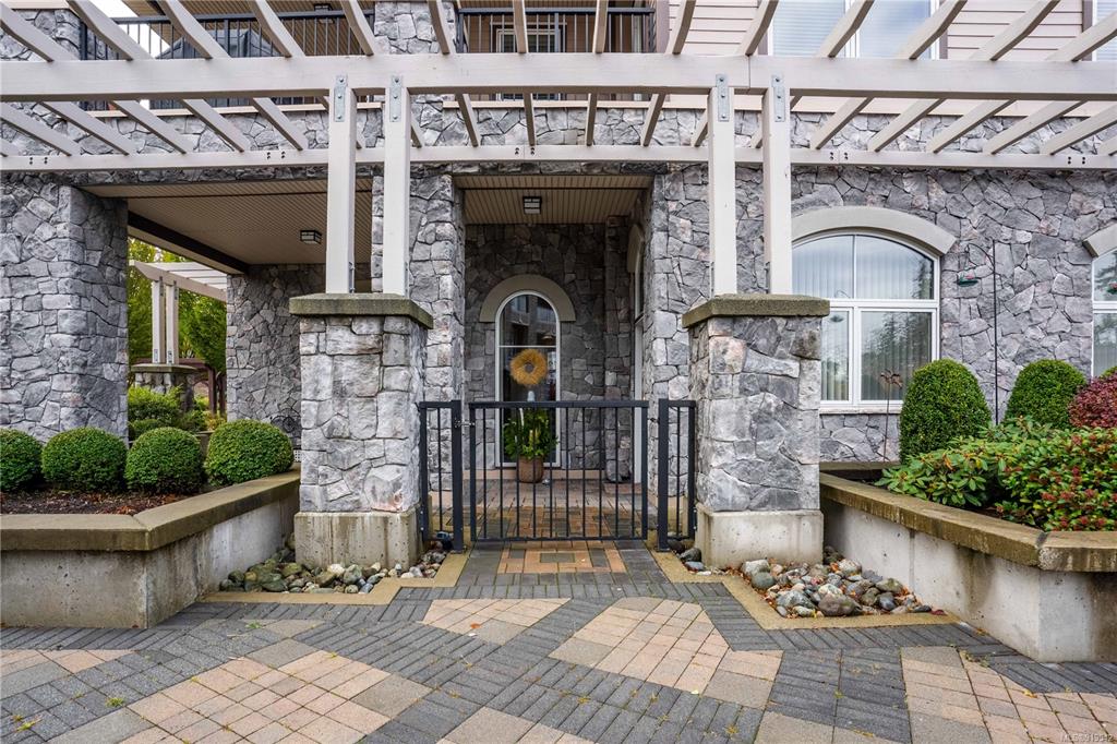 141-1335 Bear Mountain Pkwy, Langford, BC, V9B 6T9 - 2