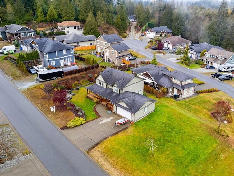 1065 Briarwood Drive, Mill Bay, BC, V0R 2P2 - 2