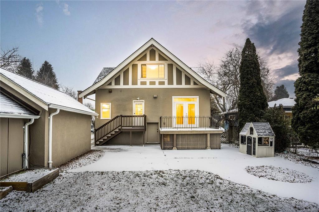 1734 Lulie Street, Oak Bay, BC, V8R 5W6 - 2