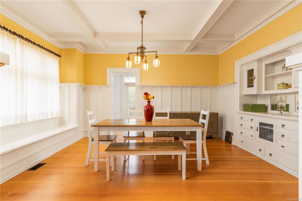 1734 Lulie Street, Oak Bay, BC, V8R 5W6 - 4