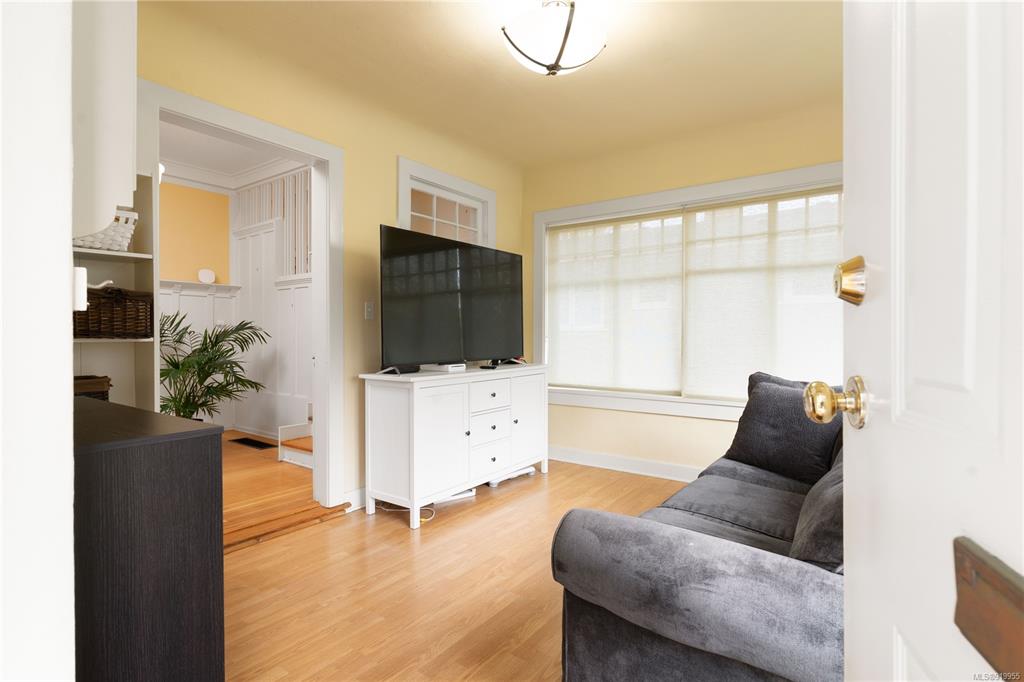 1734 Lulie Street, Oak Bay, BC, V8R 5W6 - 8