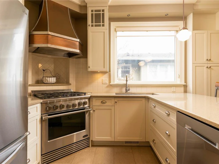 1734 Lulie Street, Oak Bay, BC, V8R 5W6 - 12