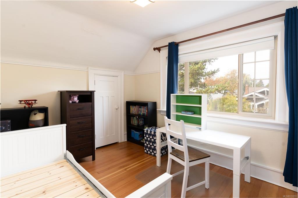 1734 Lulie Street, Oak Bay, BC, V8R 5W6 - 17