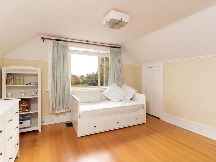 1734 Lulie Street, Oak Bay, BC, V8R 5W6 - 18