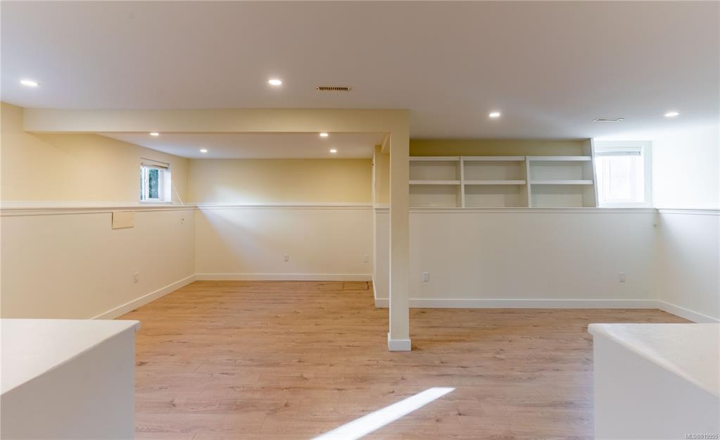 1734 Lulie Street, Oak Bay, BC, V8R 5W6 - 21