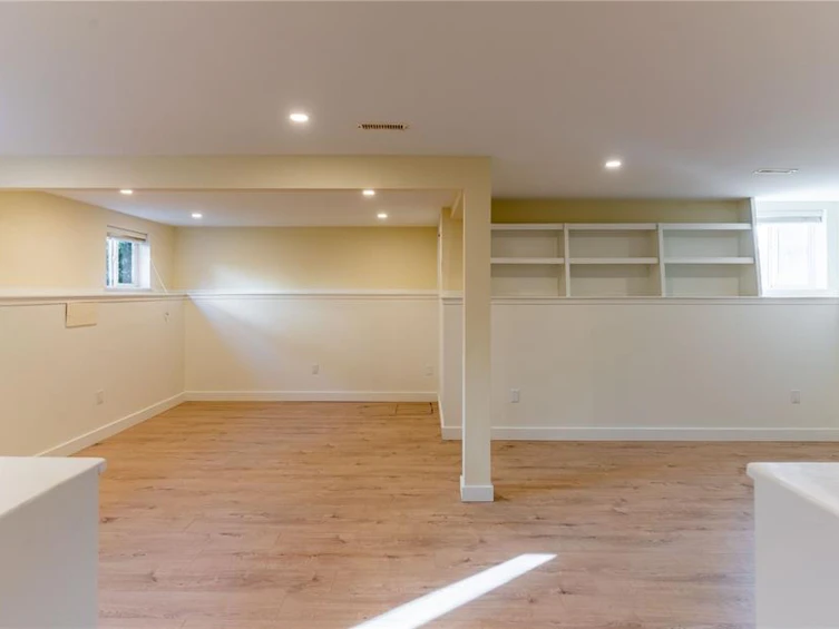 1734 Lulie Street, Oak Bay, BC, V8R 5W6 - 21
