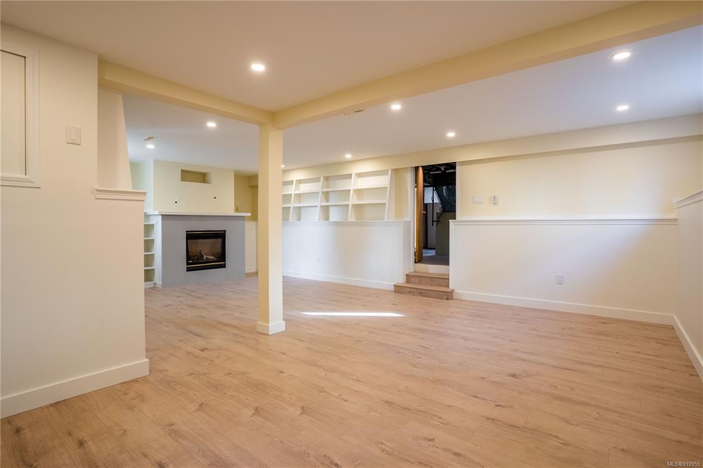 1734 Lulie Street, Oak Bay, BC, V8R 5W6 - 22