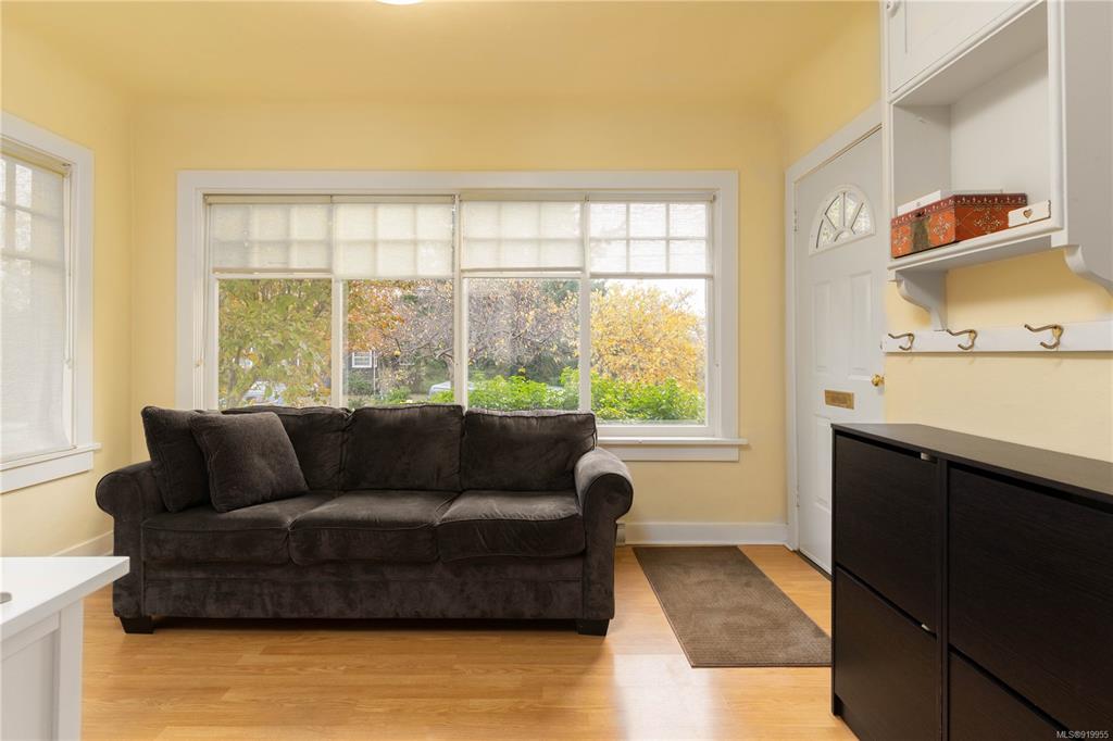 1734 Lulie Street, Oak Bay, BC, V8R 5W6 - 24