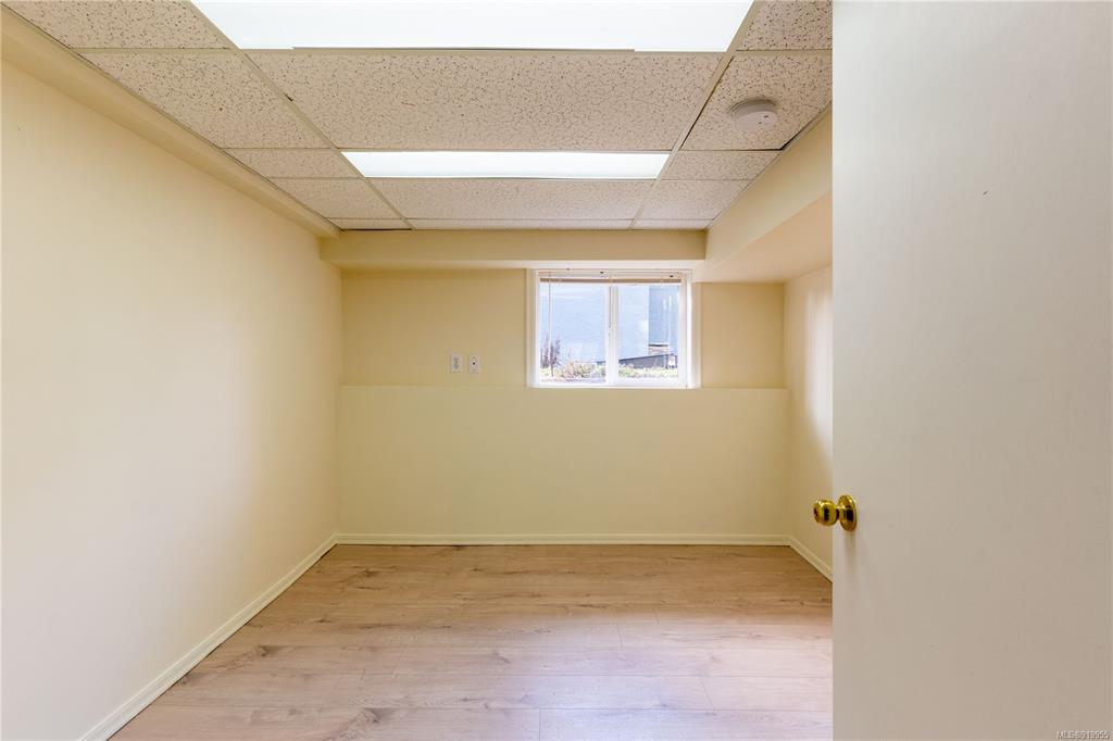 1734 Lulie Street, Oak Bay, BC, V8R 5W6 - 26
