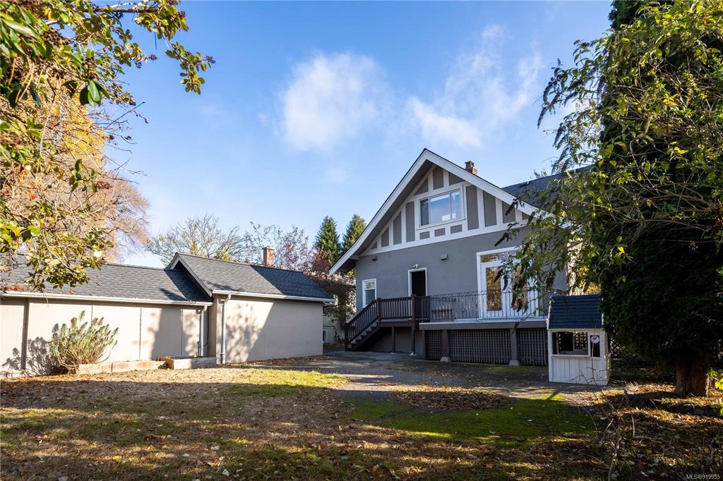 1734 Lulie Street, Oak Bay, BC, V8R 5W6 - 31