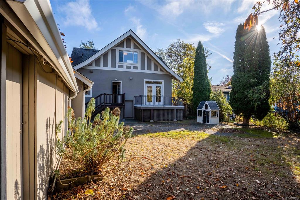1734 Lulie Street, Oak Bay, BC, V8R 5W6 - 33