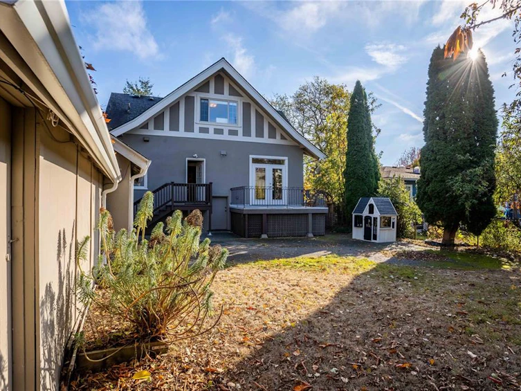 1734 Lulie Street, Oak Bay, BC, V8R 5W6 - 33