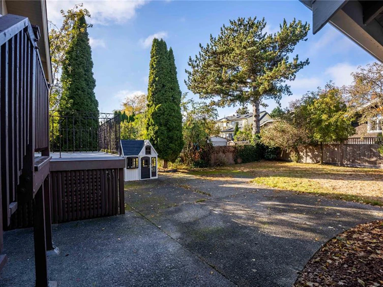 1734 Lulie Street, Oak Bay, BC, V8R 5W6 - 34