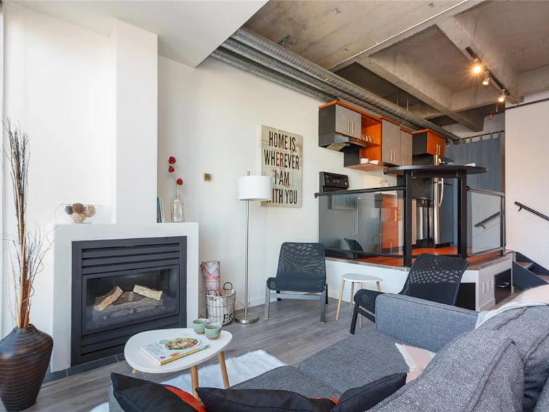 217 - 1061 Fort Street, Victoria BC V8V 3K5