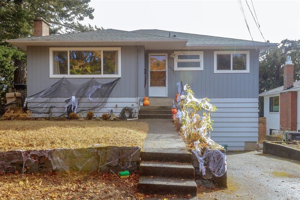 3047 Balfour Avenue, Victoria, BC, V9A 1R7