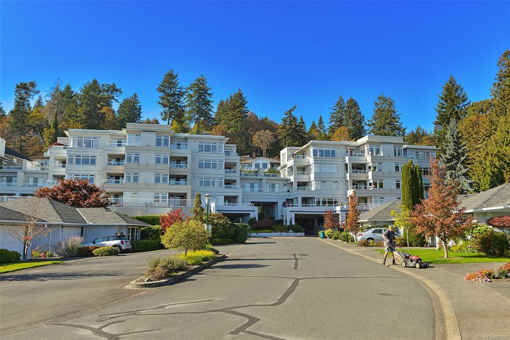 504-5110 Cordova Bay Road, Saanich, BC, V8Y 2K5