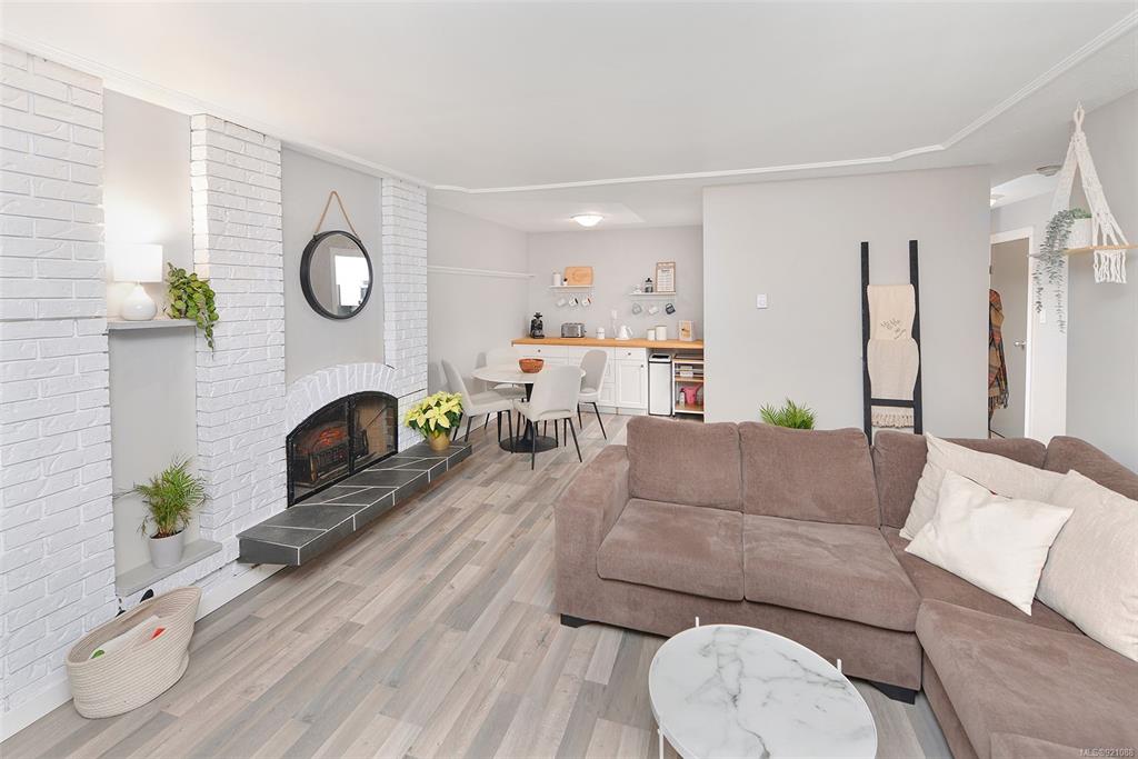 206-3244 Seaton Street, Saanich, BC, V8Z 3Y7
