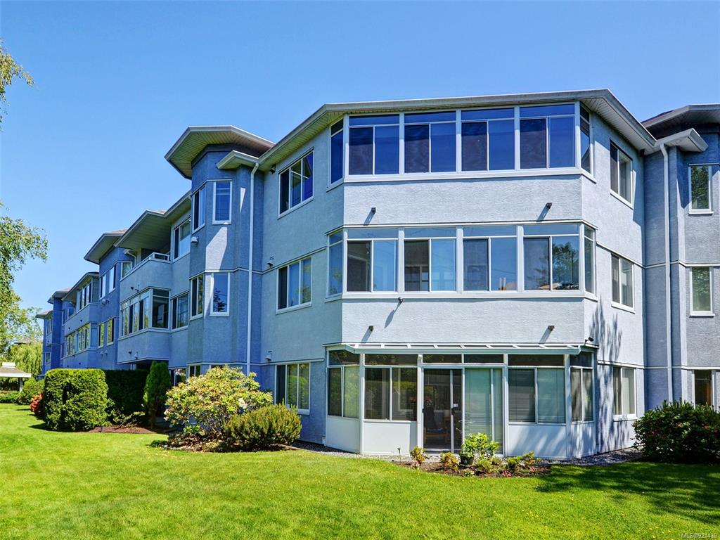 305-3921 Shelbourne Street, Saanich, BC, V8P 4H9